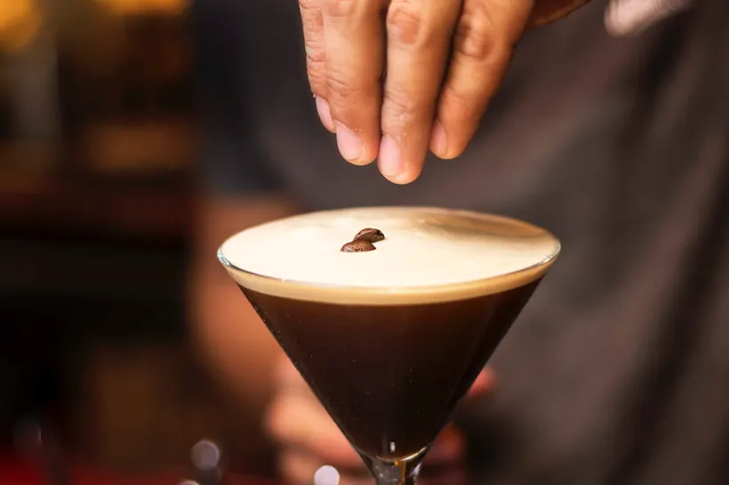 Verras je geliefde met een espresso martini 