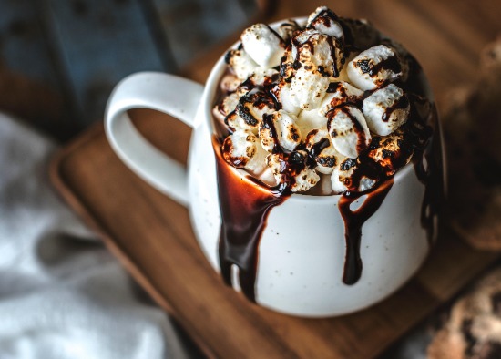 10 toppings voor de perfecte warme chocolademelk